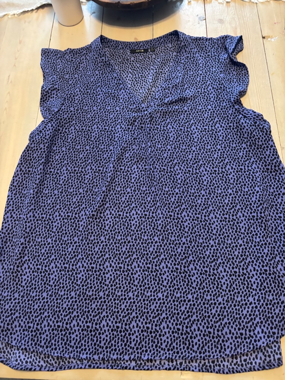 Apt. 9 Purple Blue Printed V-Neck Cap-Sleeve ruffle Blouse size XL